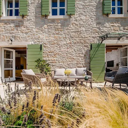 Dom wakacyjny Luvi *