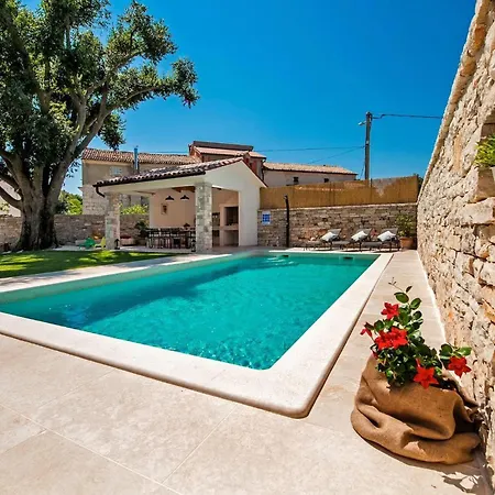 Luvi Holiday home *