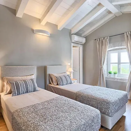 Luvi بيت للعطل *